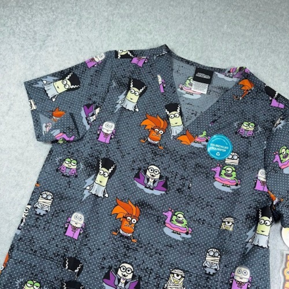 Minions Scrub Top Extra Small Cherokee Tooniforms Halloween Spooky V Neck NWT